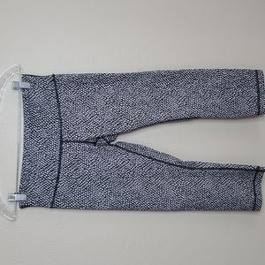 Lululemon Black And White Spotted Cropped Leggings Size 8